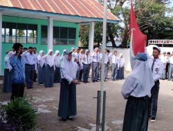 Upacara Hari Kesadaran Nasional. Masri Jaya Tekankan Disiplin dan Etika di SMKN 7 Jeneponto